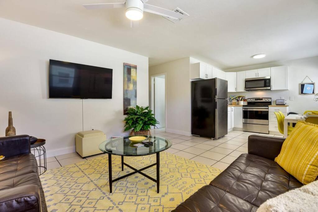 Apartment Coconut Cove Mid-long Term Available Walk To Downtown Trolly To Beaches Sarasota